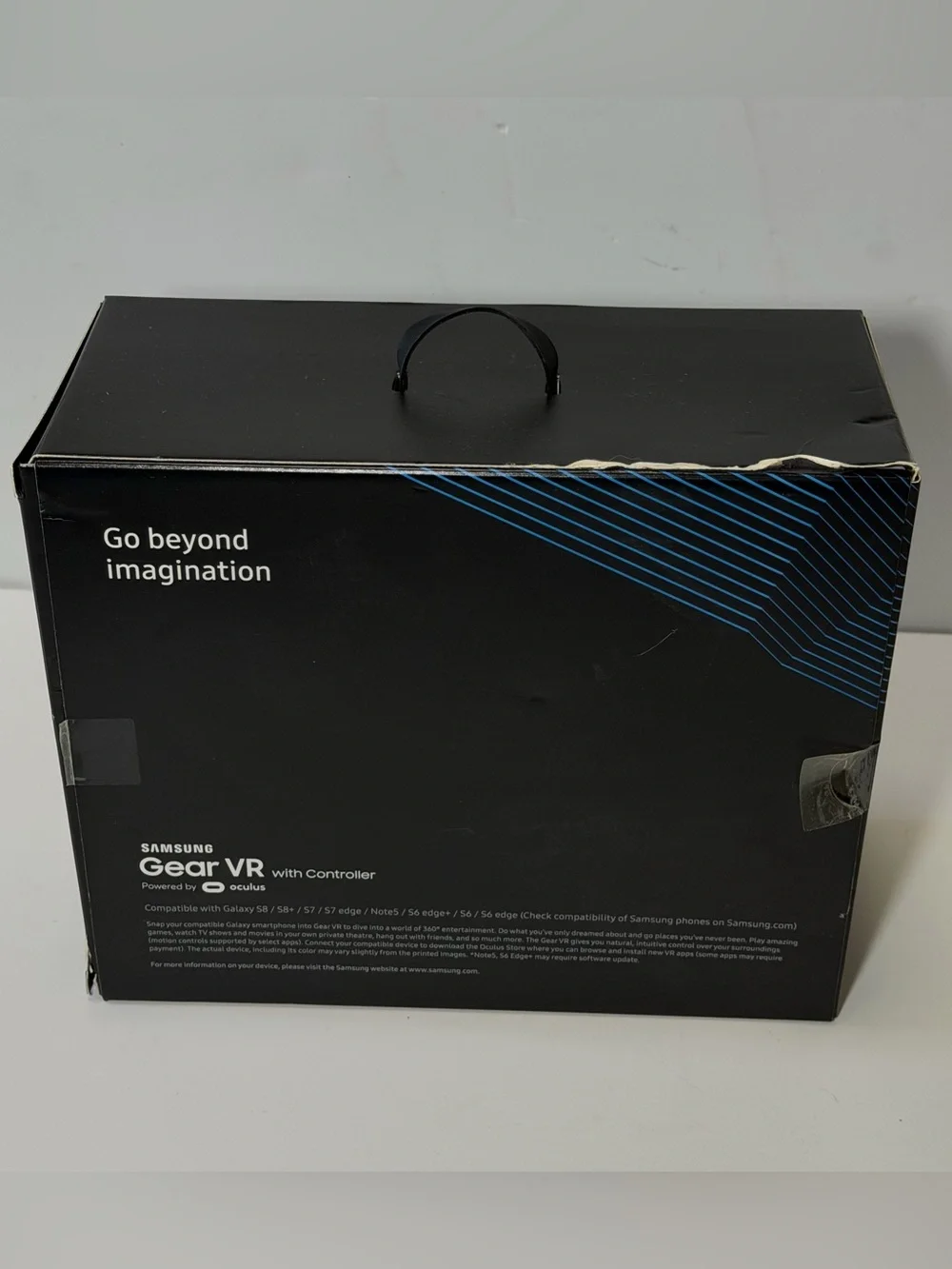 Samsung Gear VR with Controller (Model SM-R324) - Powered by Oculus